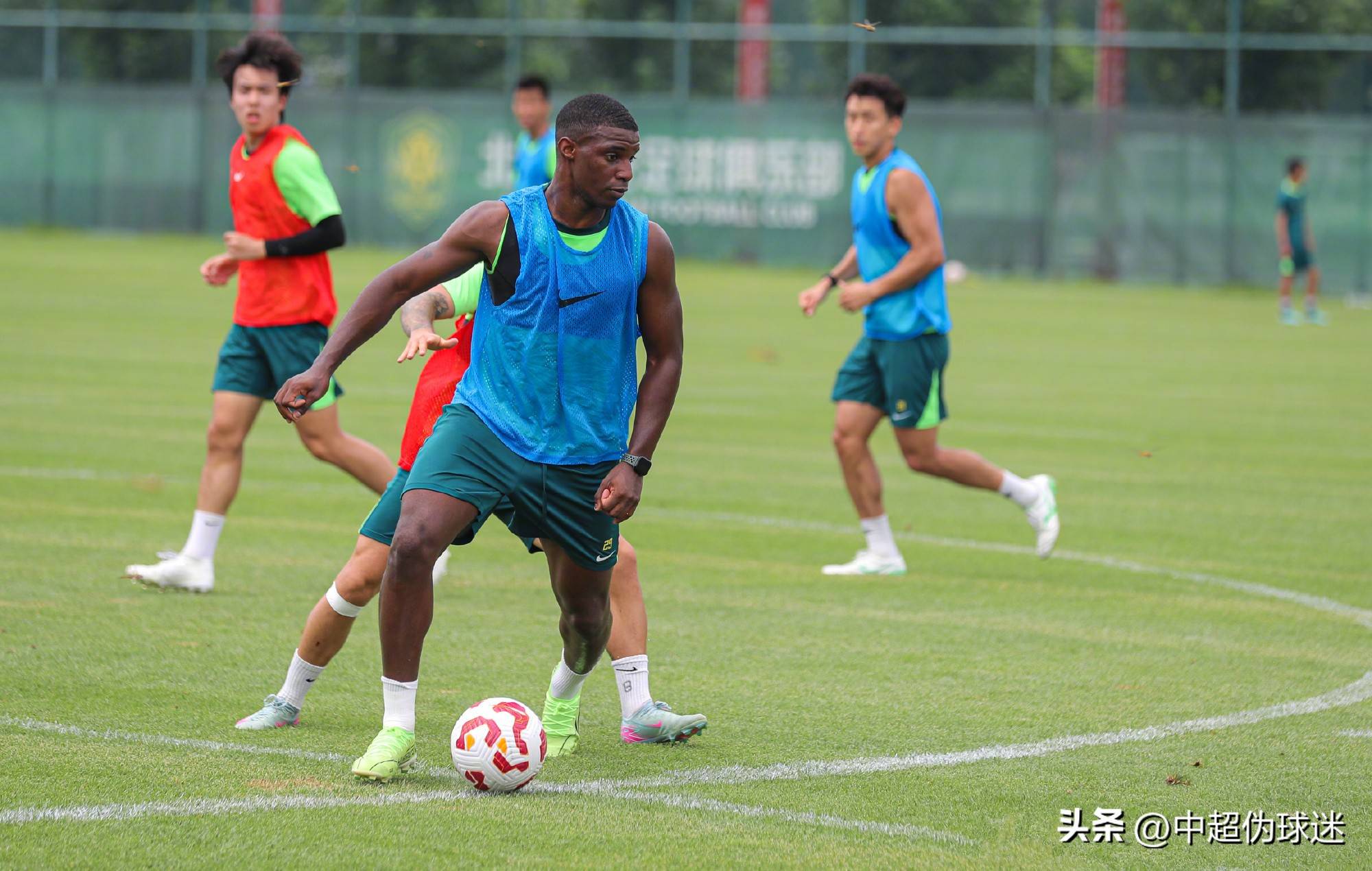 [亚冠]两分钟丢两球 上海海港客场告负.