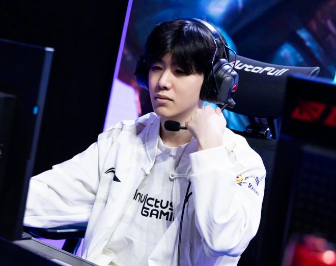 英国公开赛霍马压线晋级，18洞长推抓鸟平地一声吼