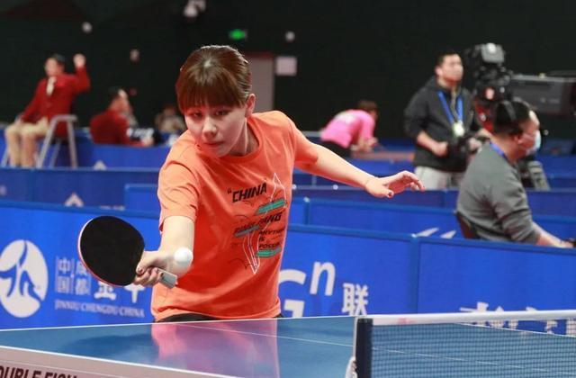 德媒:萨比策的膝盖内侧韧带撕裂,预计他将缺席四到六周.