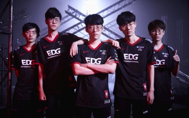 欧冠生死战！阿拉木图凯拉特vs凯尔特人：凯尔特人不败神话背后，隐藏着怎样的战术焦虑？