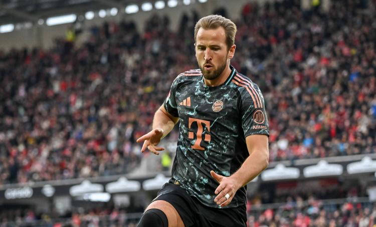 冲冠的湖人能不能留詹姆斯呢?东契奇为核心的后场里弗斯还适合吗?.