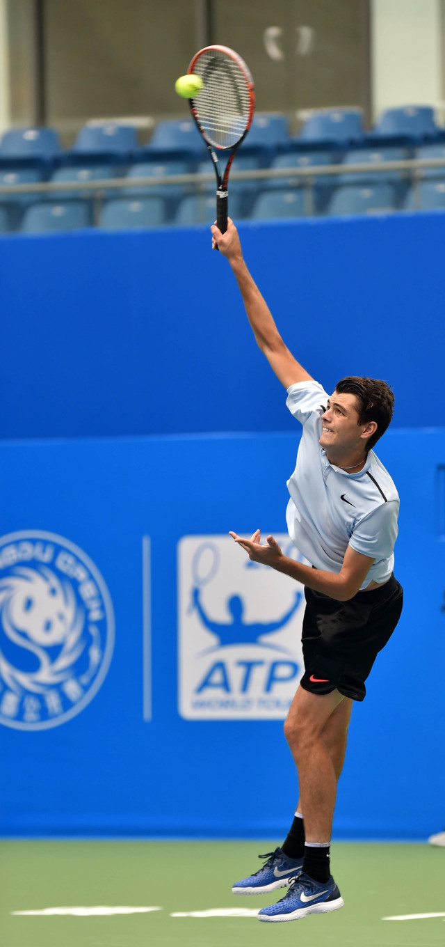 在镜头外却 在镜头外却