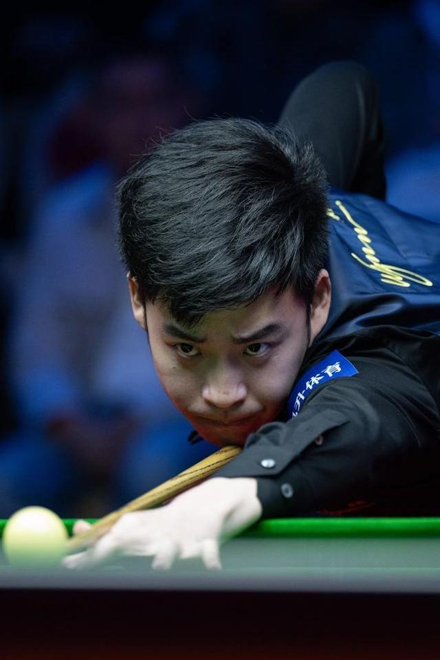 足球舞台上 足球舞台上